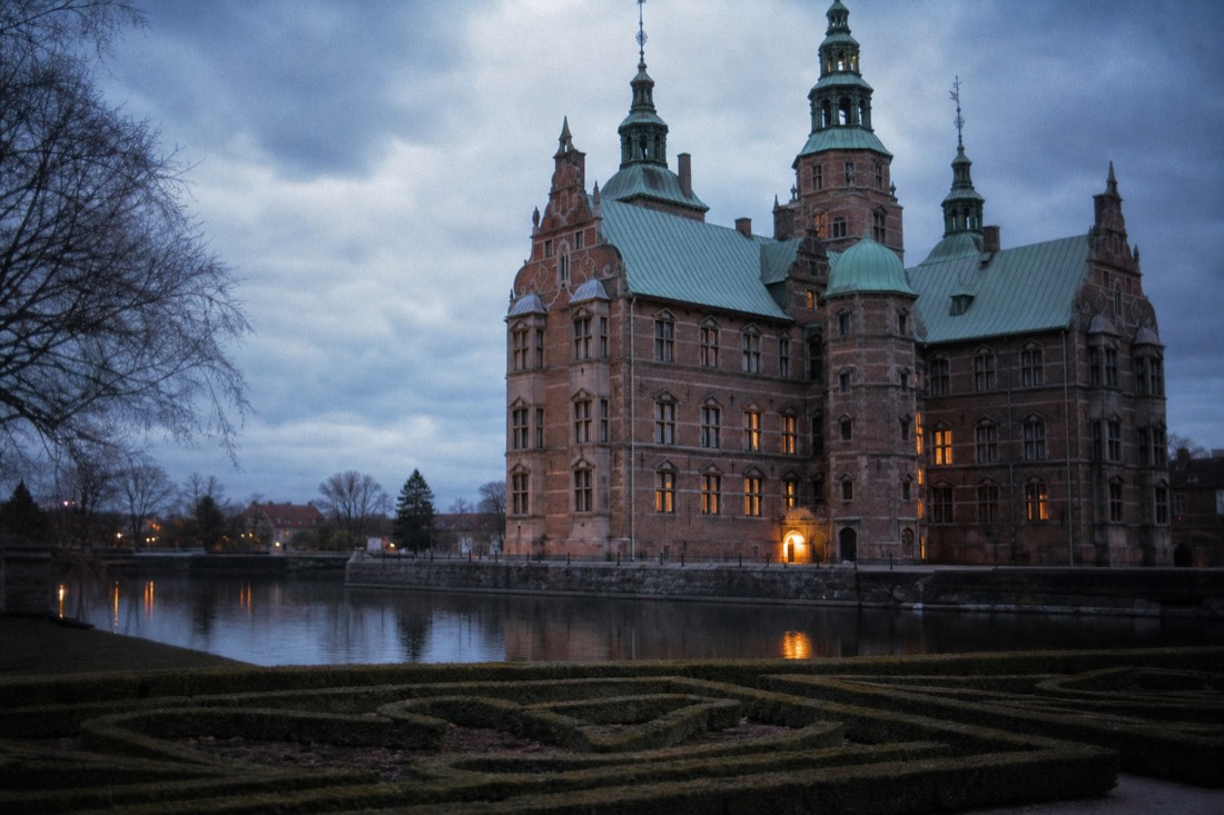 Townhouse facade of The David Collection on Kronprinsessegade beside the King's Garden